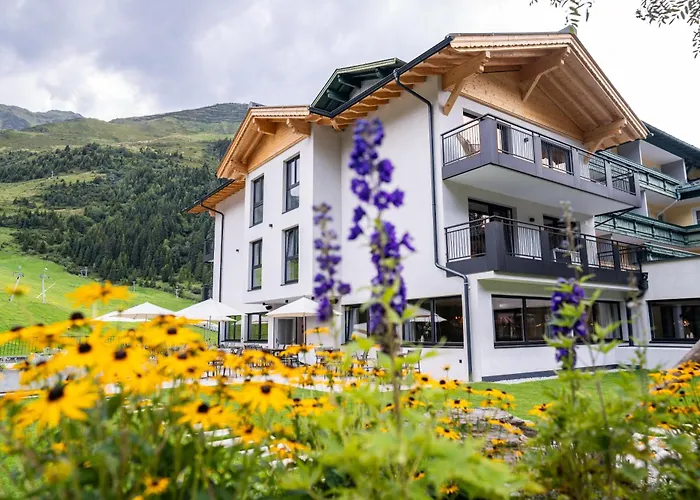 Berghotel Hochfuegen
