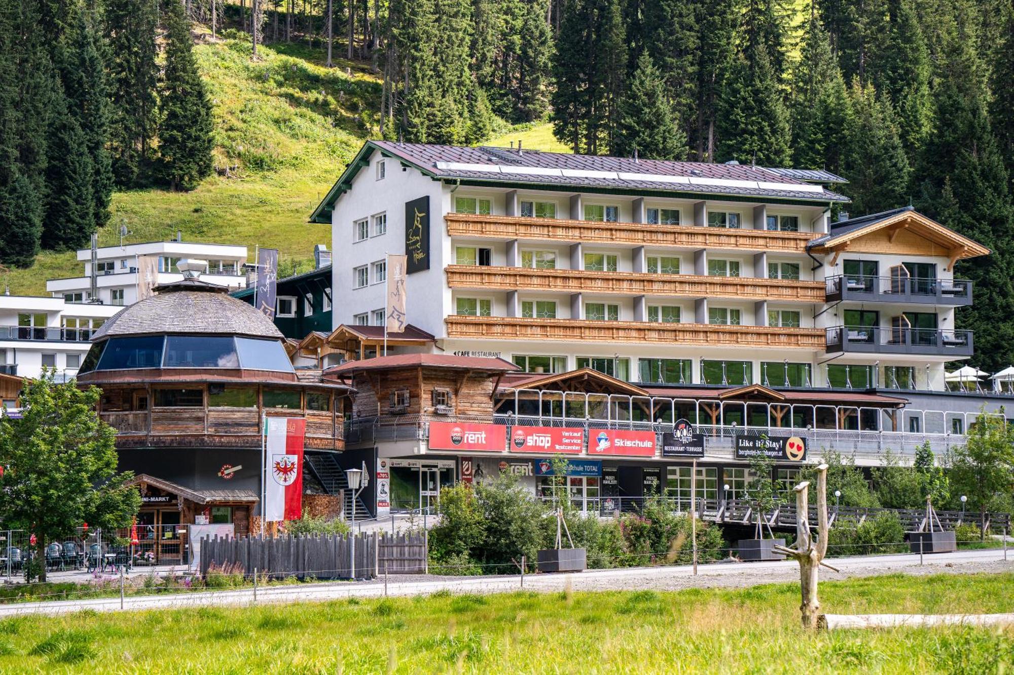 Berghotel Hochfuegen 4*