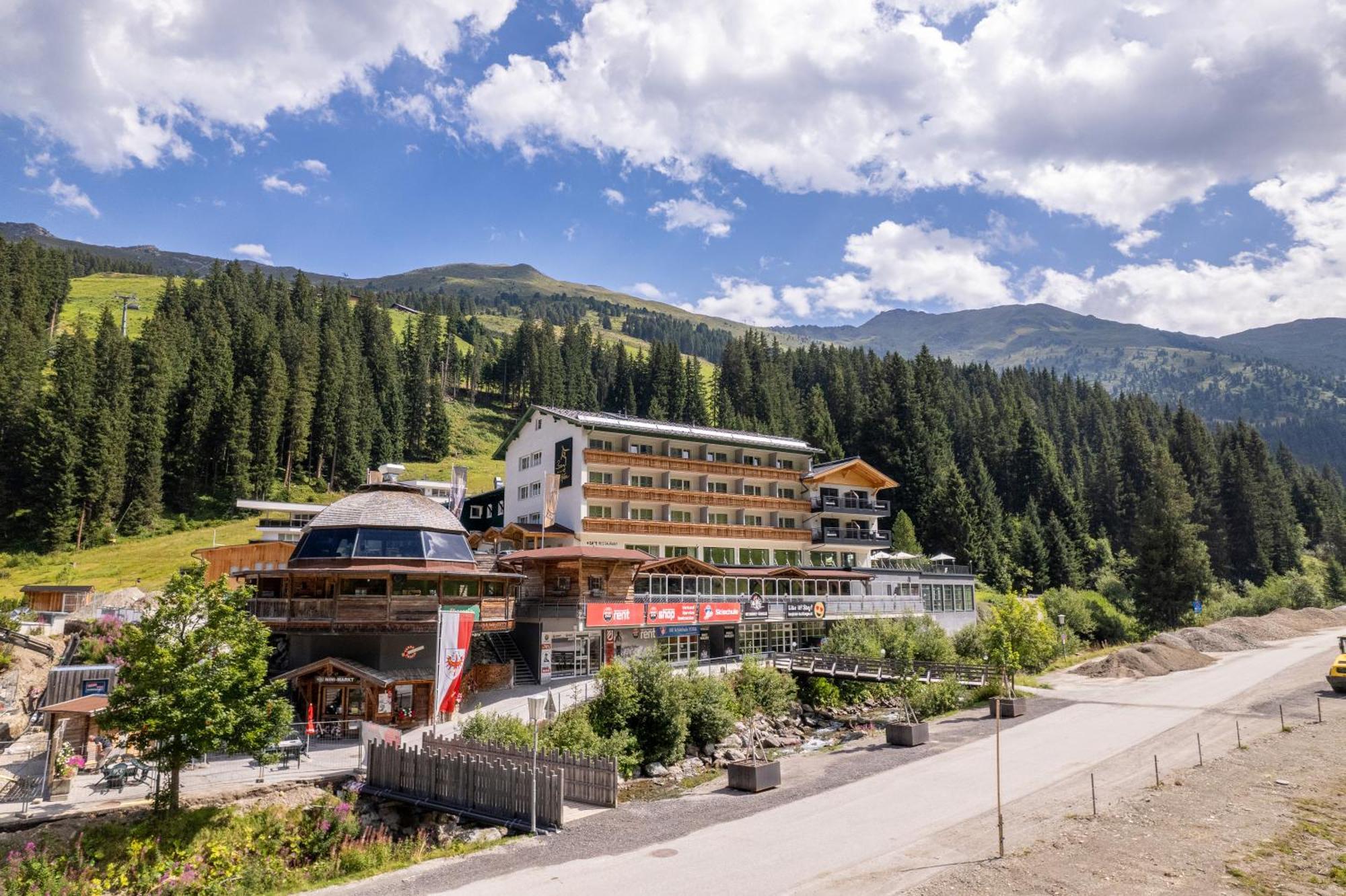 Berghotel Hochfuegen 4*